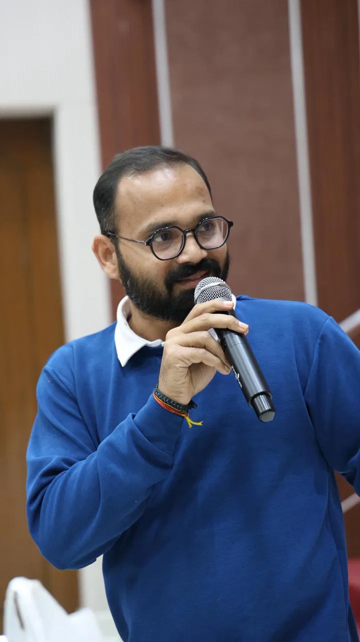 Dr. Naveen Vadde